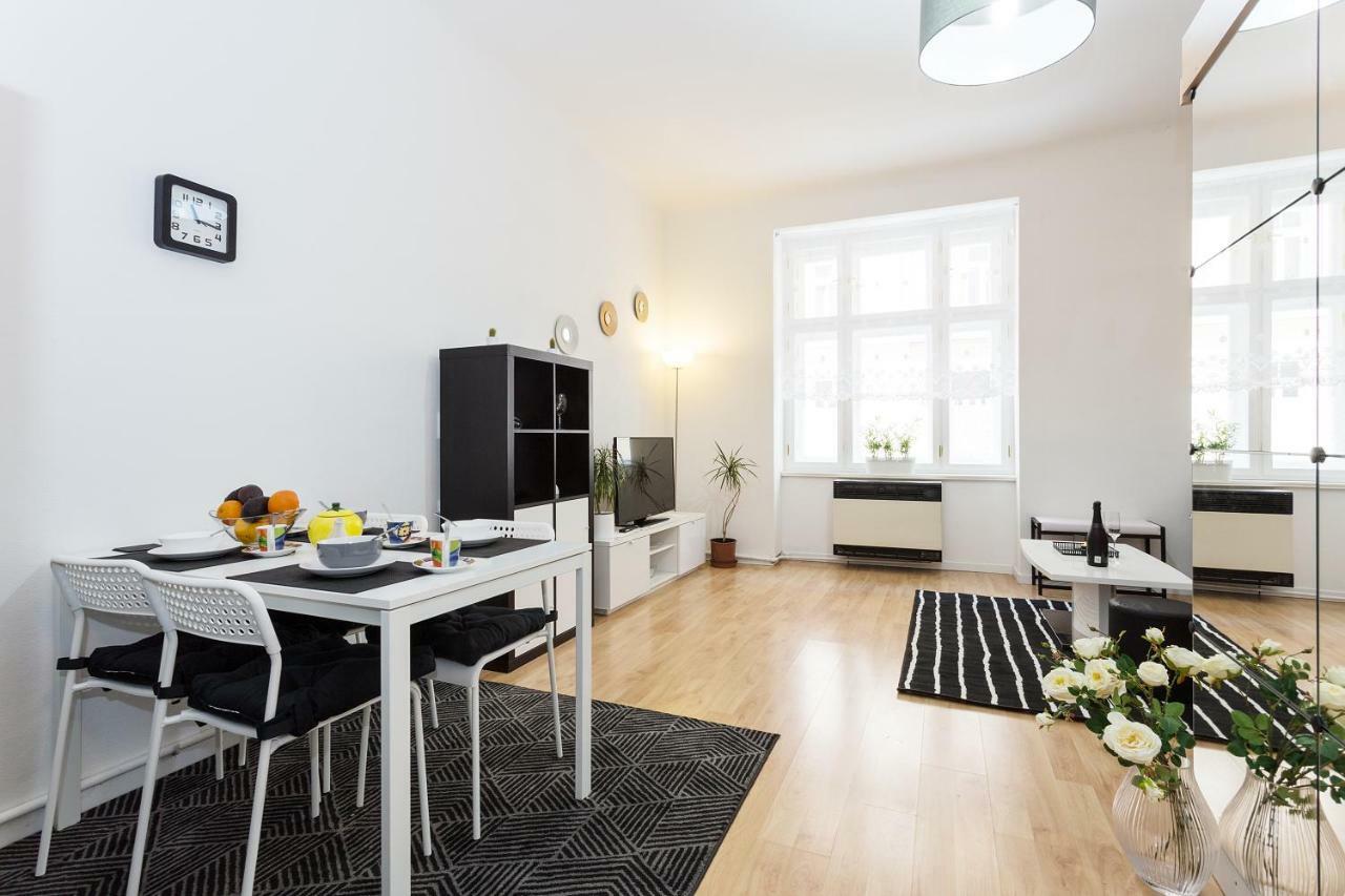 Stylish Apartment On Riverside 프라하 외부 사진