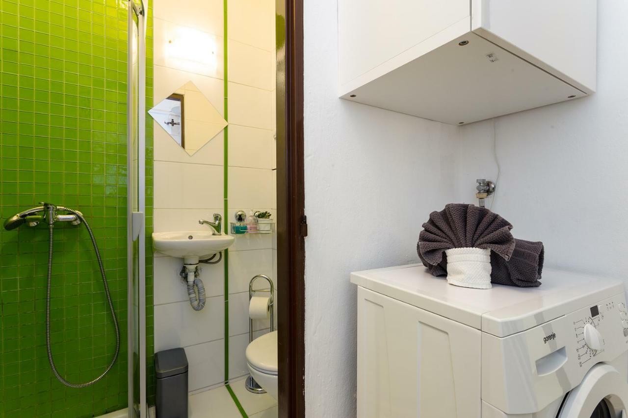 Stylish Apartment On Riverside 프라하 외부 사진